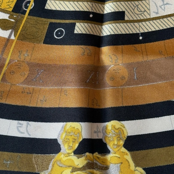 Hermes Dies Et Hore Astrology Scarf 100% Silk NY Estate Sale Excellent Rare! - Picture 9 of 11